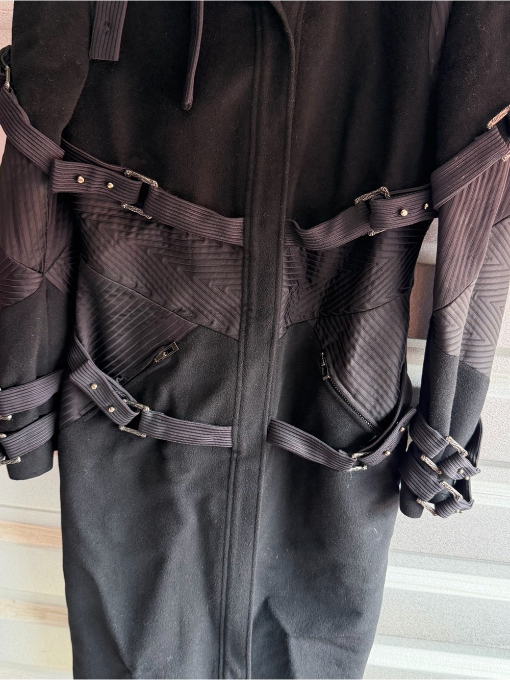 versace gothic coat with buckles and leather panels - Picture 2 of 9